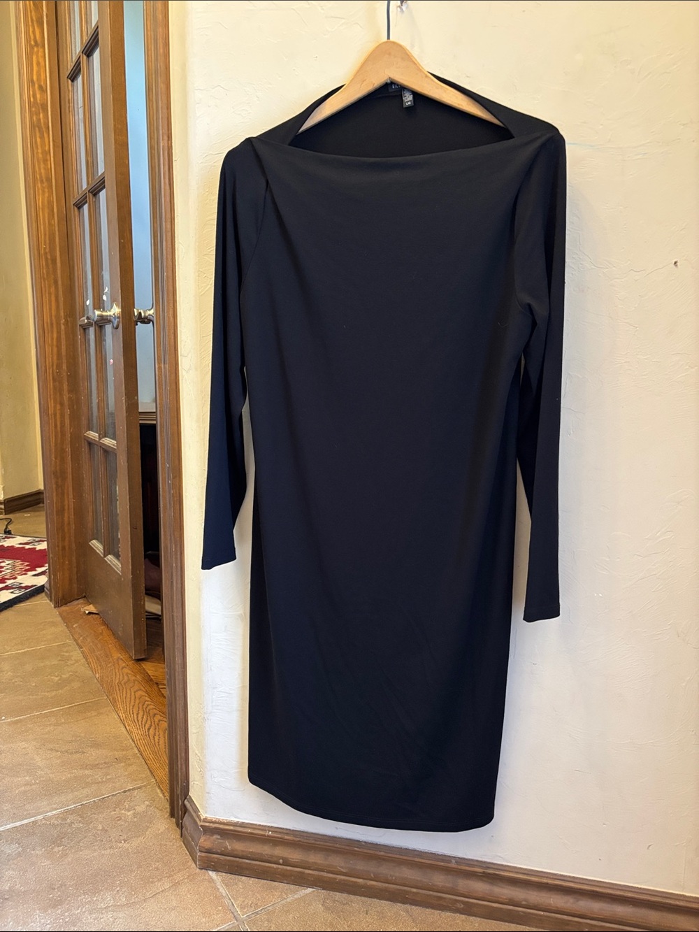 Eileen fisher elegant scoop neck midi dress! Large